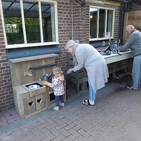 Camping De Tulpenweide Lege Kampeerplaats, Lege Plaats Op Het Gras Zonder Bed Breezand Exterior photo