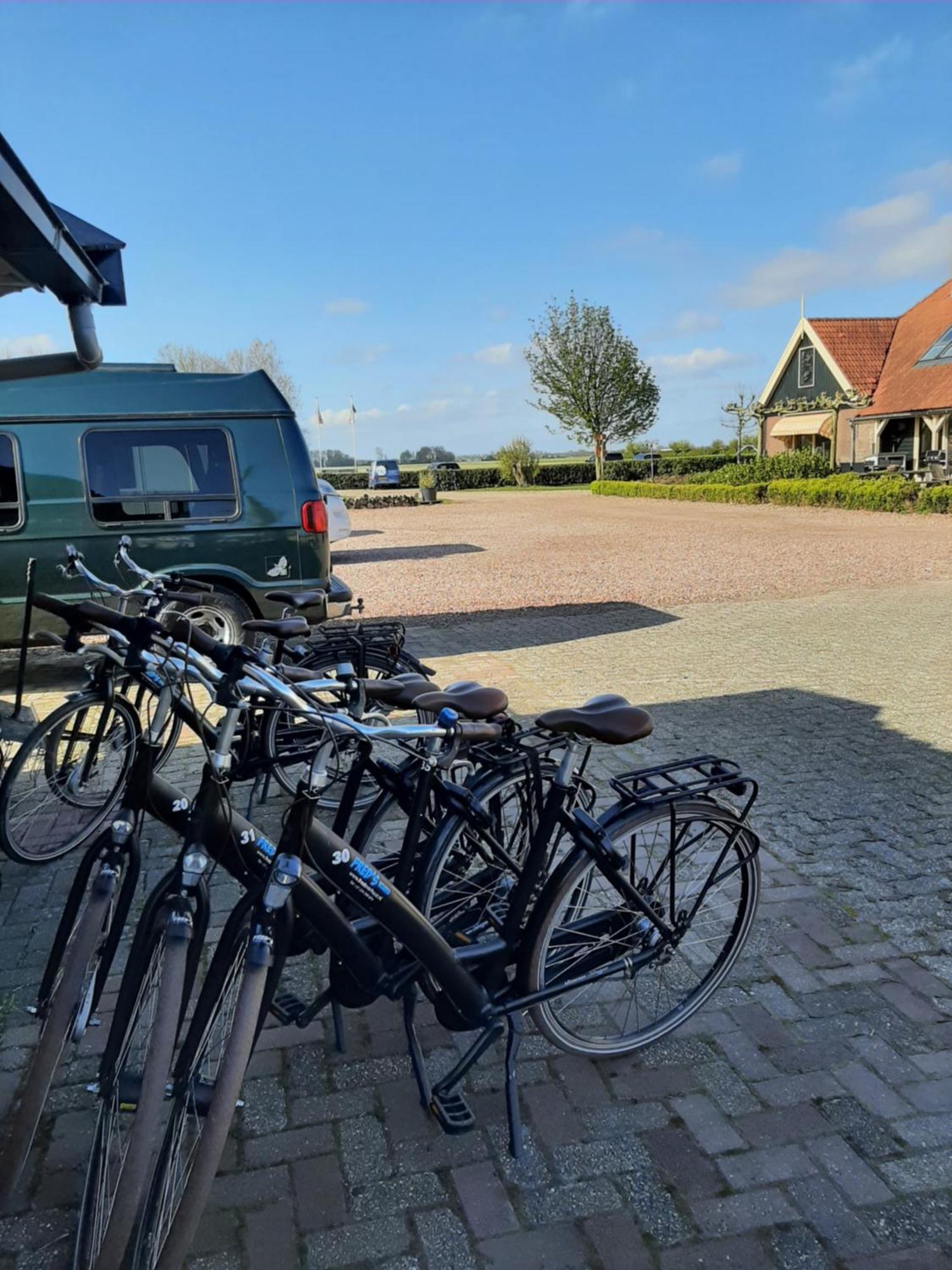 Camping De Tulpenweide Lege Kampeerplaats, Lege Plaats Op Het Gras Zonder Bed Breezand Exterior photo