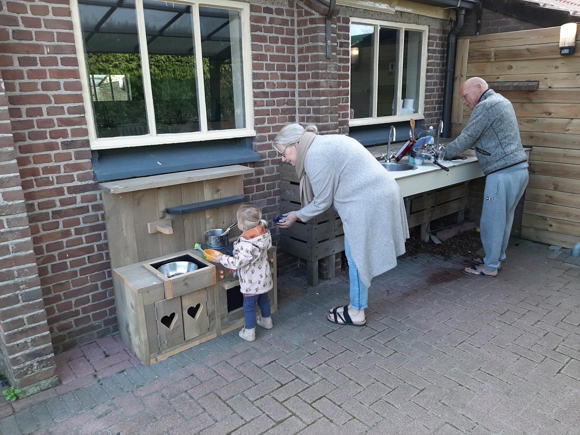 Camping De Tulpenweide Lege Kampeerplaats, Lege Plaats Op Het Gras Zonder Bed Breezand Exterior photo